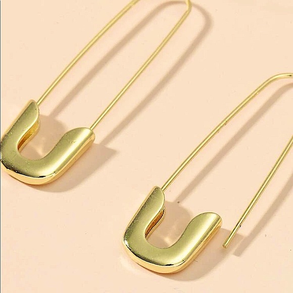 Safety Pin Gold Plated Oversized Earrings - Picture 3 of 4
